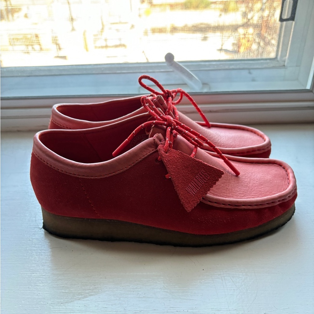 Bright red Clarks Wallabee low top Size 7M/9W